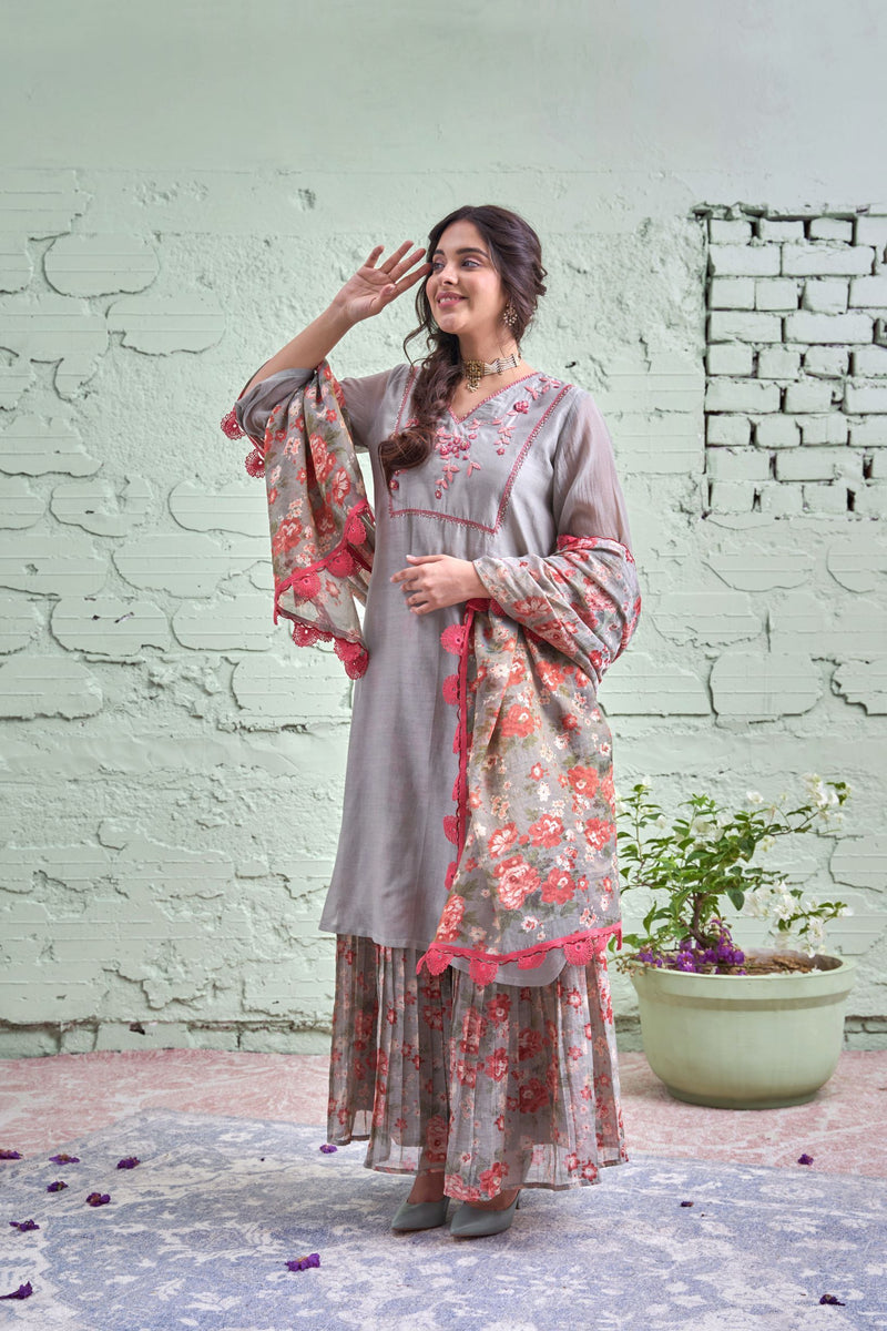 RAKHI tyohaar ki thali sleti set of 3 kurta sharara dupatta