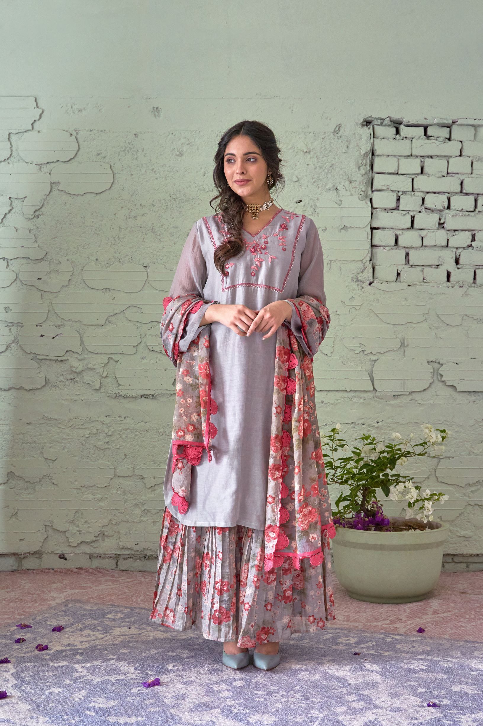 RAKHI-tyohaar ki thali sleti- set of 3- kurta, sharara & dupatta Naaz By Noor 