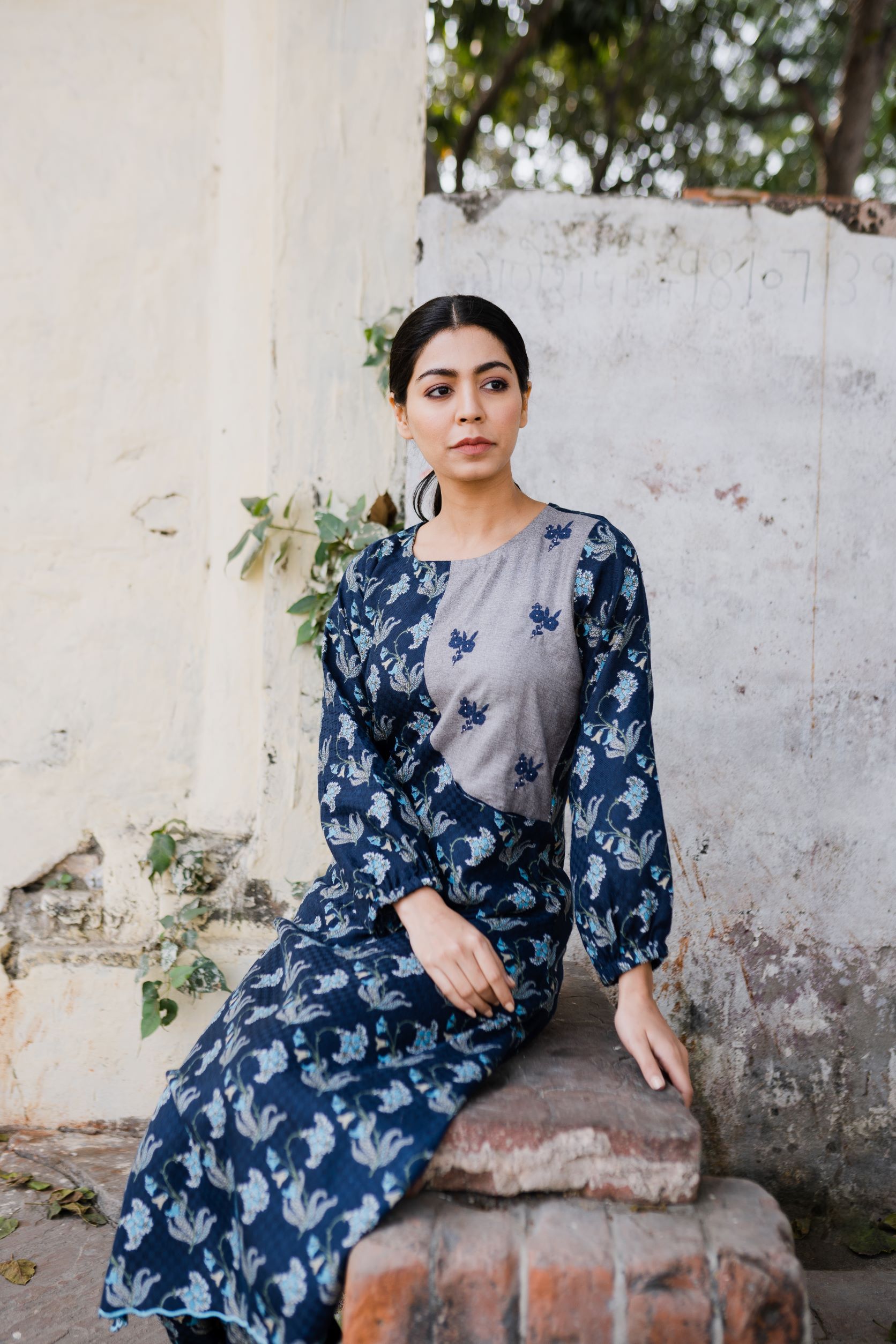 SUBAH DEEP BLUE POCKET SET- SET OF 2 Naaz By Noor 