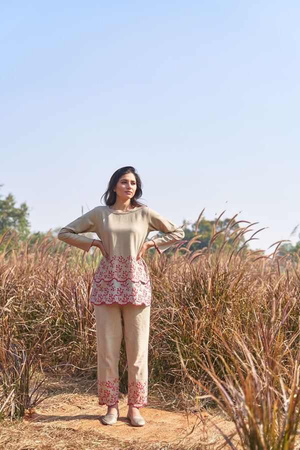 sunhera samah- set of 2 ( kurta with pants) Naaz By Noor 