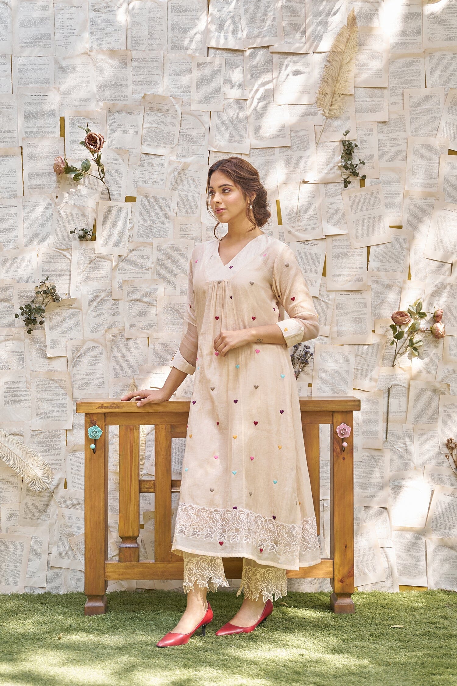 Naaz-e-Gulshan (Beige)