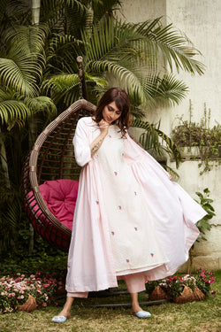 White Layered Kurta With Cape And Pants - Naaz By Noor