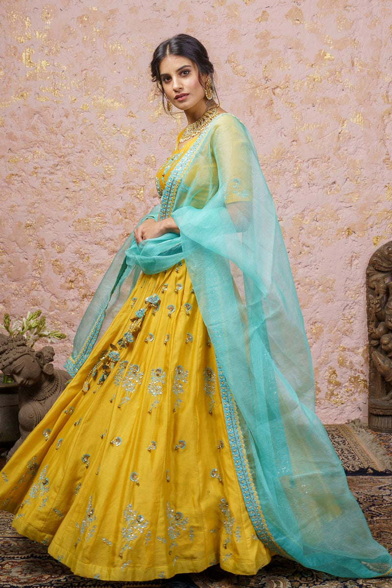 Yellow Lehenga Set With Turquoise Dupatta - Naaz By Noor