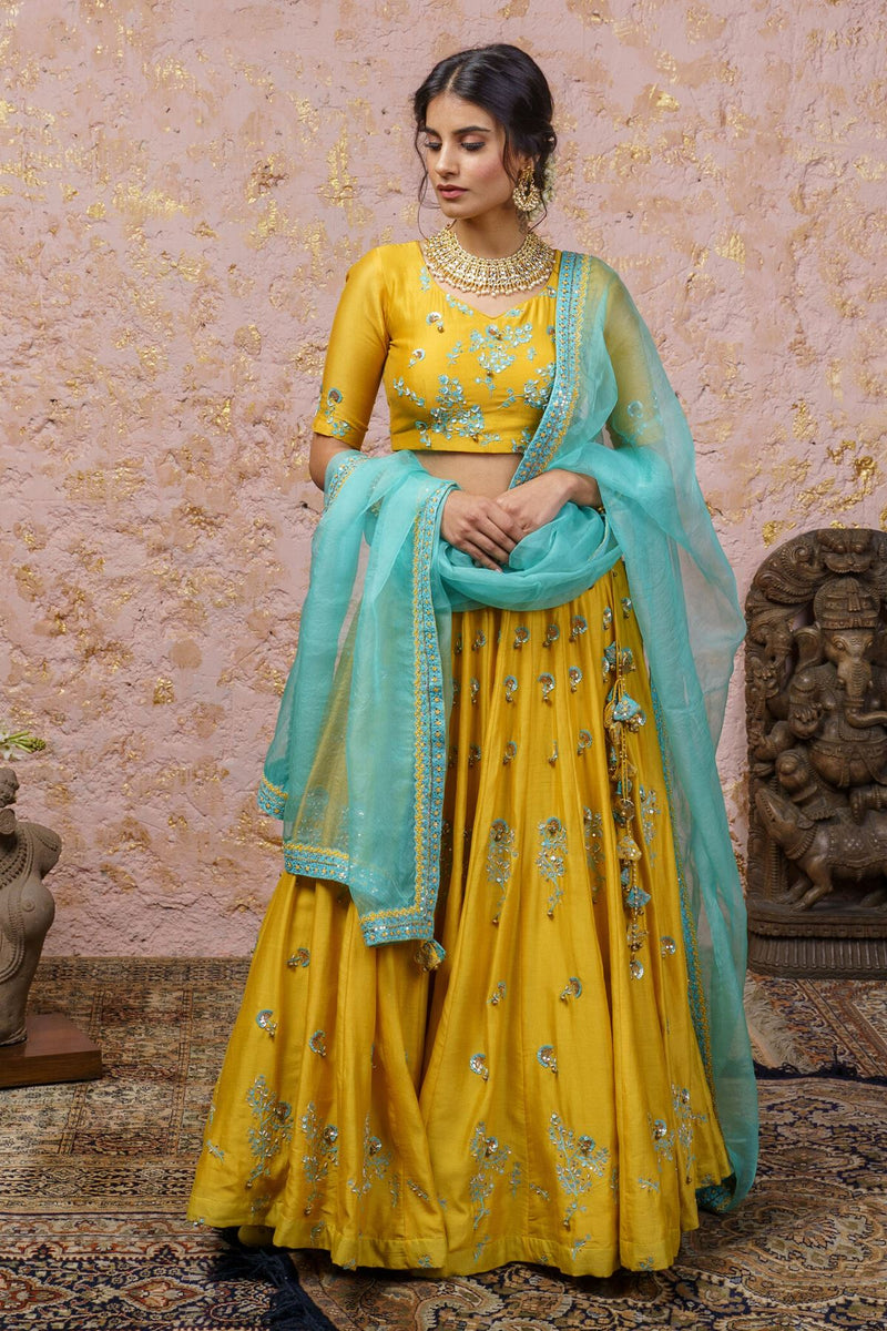 Yellow Lehenga Set With Turquoise Dupatta - Naaz By Noor